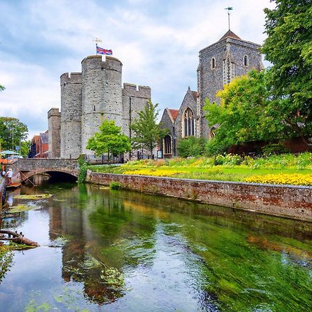 Broadway'S Canterbury City Escape Eksteriør bilde